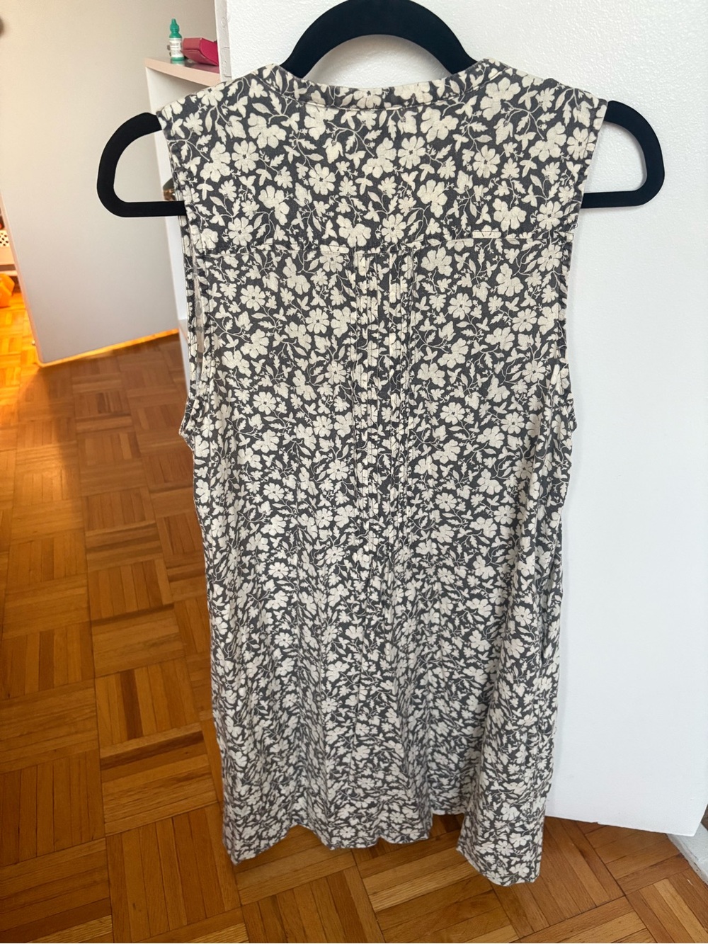 Faherty Isha Sleeveless Floral Button-Front Dress in Black and White - Picture 2 of 3
